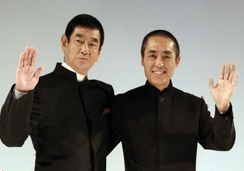 2005年,中国著名导演张艺谋为高仓健量身打造影片《千里走单骑》