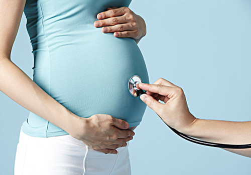 妊娠高血压危害大 必要时终止妊娠_健康资讯_
