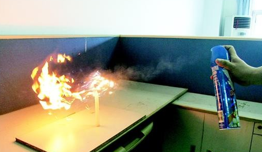 主妇煮饭时用杀虫剂杀蟑螂,爆炸身亡_健康资讯