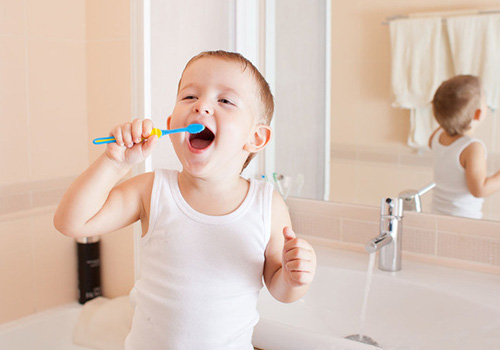 宝宝长几颗牙的时候该刷牙?_健康资讯_就医1