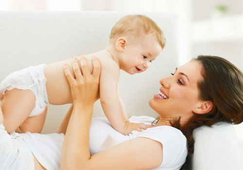 宝宝睡前到底要不要喝牛奶?_健康资讯_就医1