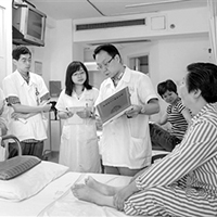 【爱的妇产科】仝进毅：万花丛中的一点绿