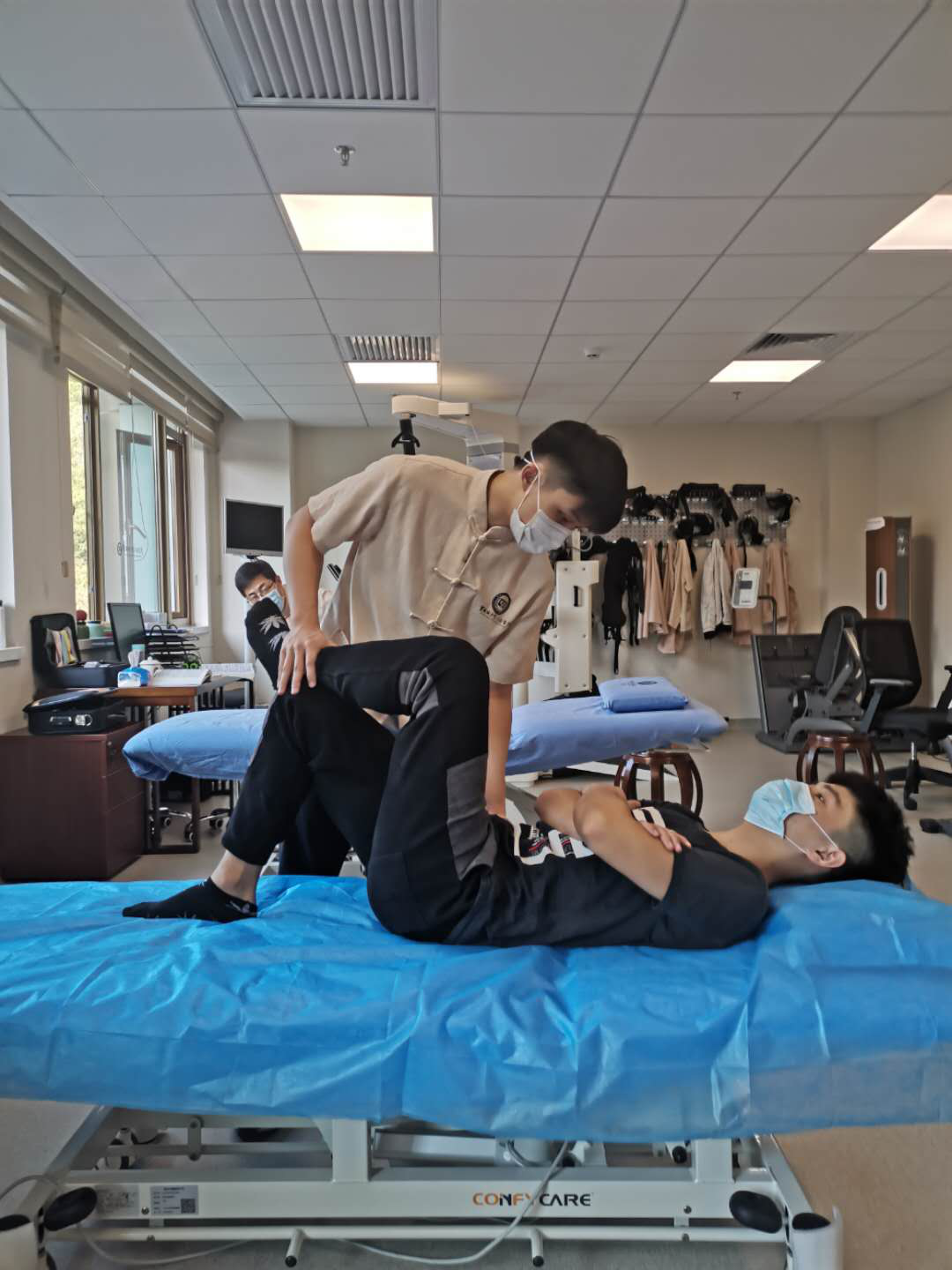 【教你一招】偏瘫患者上下肢抗痉挛如何康复 - 三级康复网络 - 兰溪市中医院