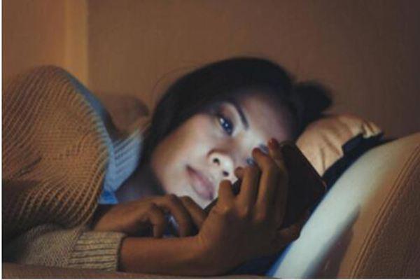 38岁女白领突然脑出血20多毫升，医生：这个坏习惯很多人都有