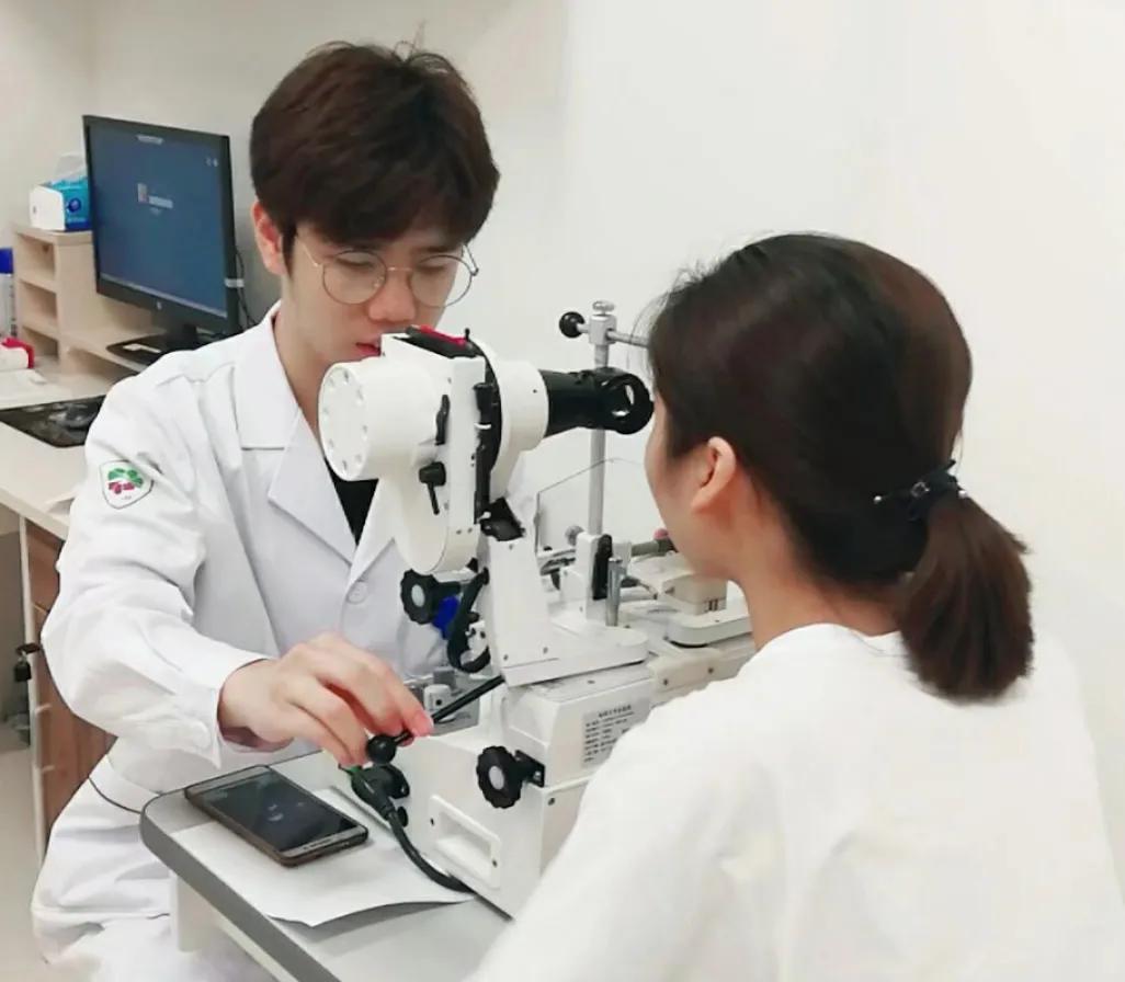 双眼视功能检查