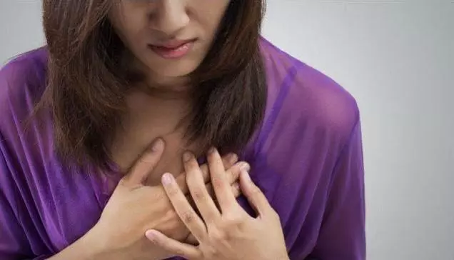 乳腺增生怎么办？这3个动作学起来事半功倍