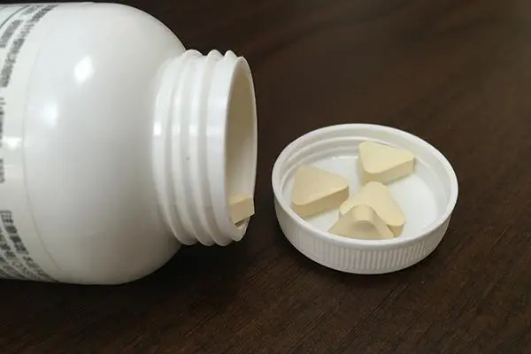 年纪不大，怎么就得了乳腺癌？医生：多半是被3个因素“拖后腿”
