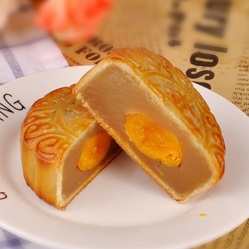 蛋黄莲蓉月饼.jpeg