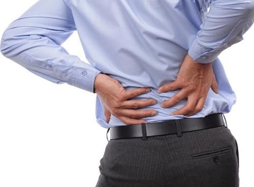 明显的突然出现腰痛可以由多种原因可以引起,包括常见的腰间盘突出症