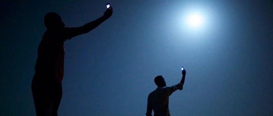 灾后郑州：当一座都市忽然失去了互联网