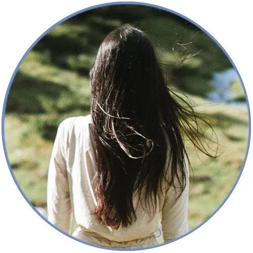 24岁小伙和85岁老太的婚纱照，走红全网！相差61岁的情缘，竟是“捡来的”