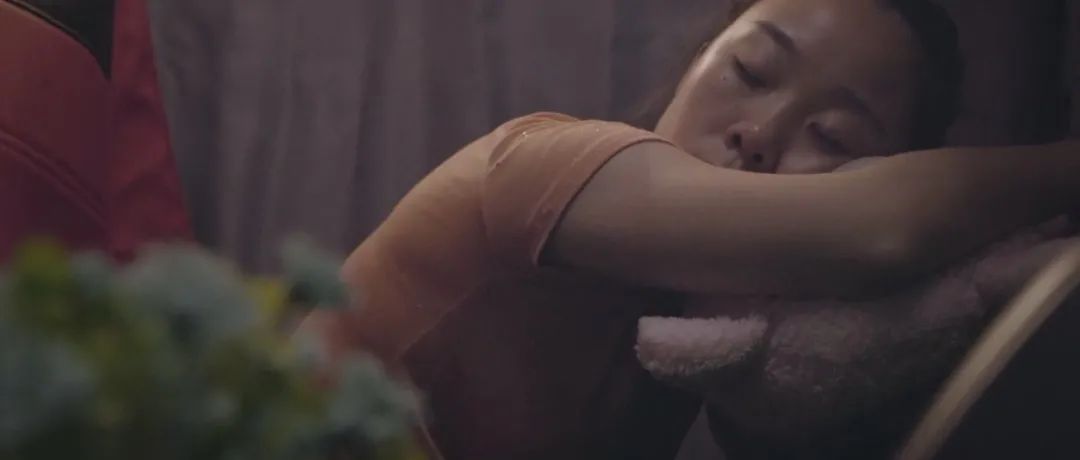 经历家暴离婚后，这个女人终于不再逃跑