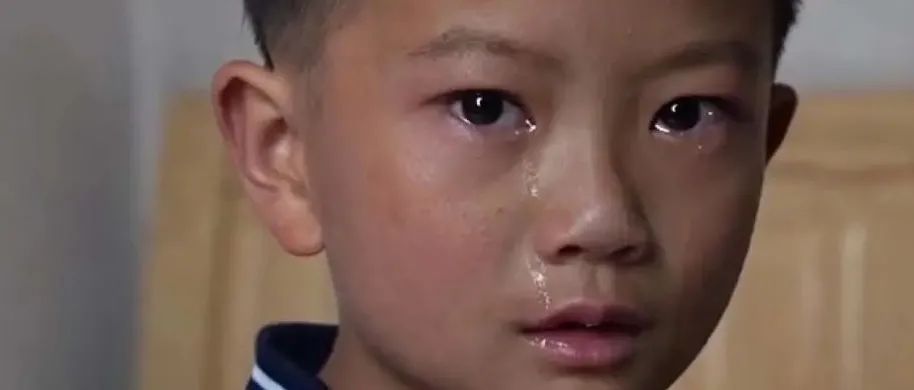 “ 为了她身体里的敌人，我试着做一个男人”