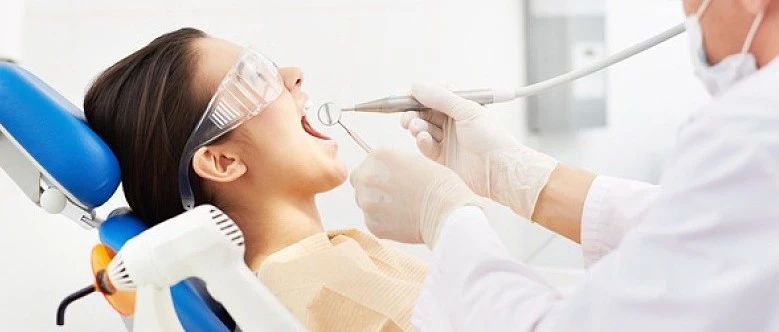 缺牙13年，我花了10万块！终于懂了：为什么别轻易去种牙？