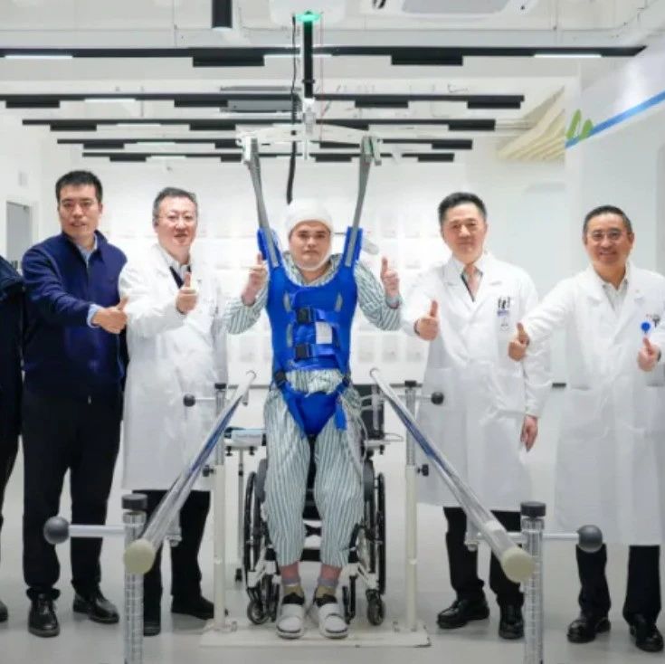 全球首次！中国医生让完全截瘫者重新行走